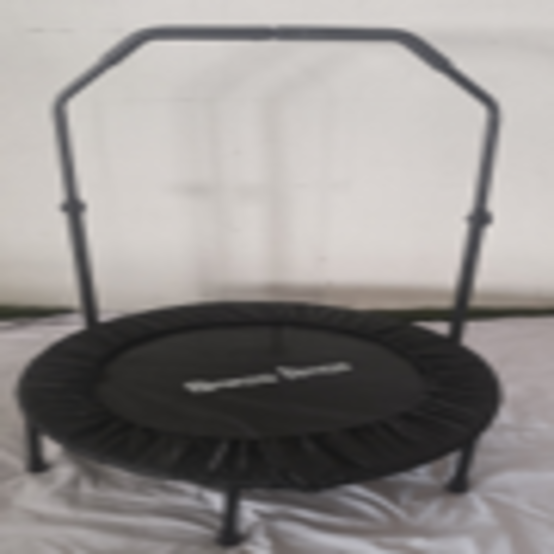 Trampolin 38 Zoll mit Griffen Trampolin 38 Zoll mit Griffen