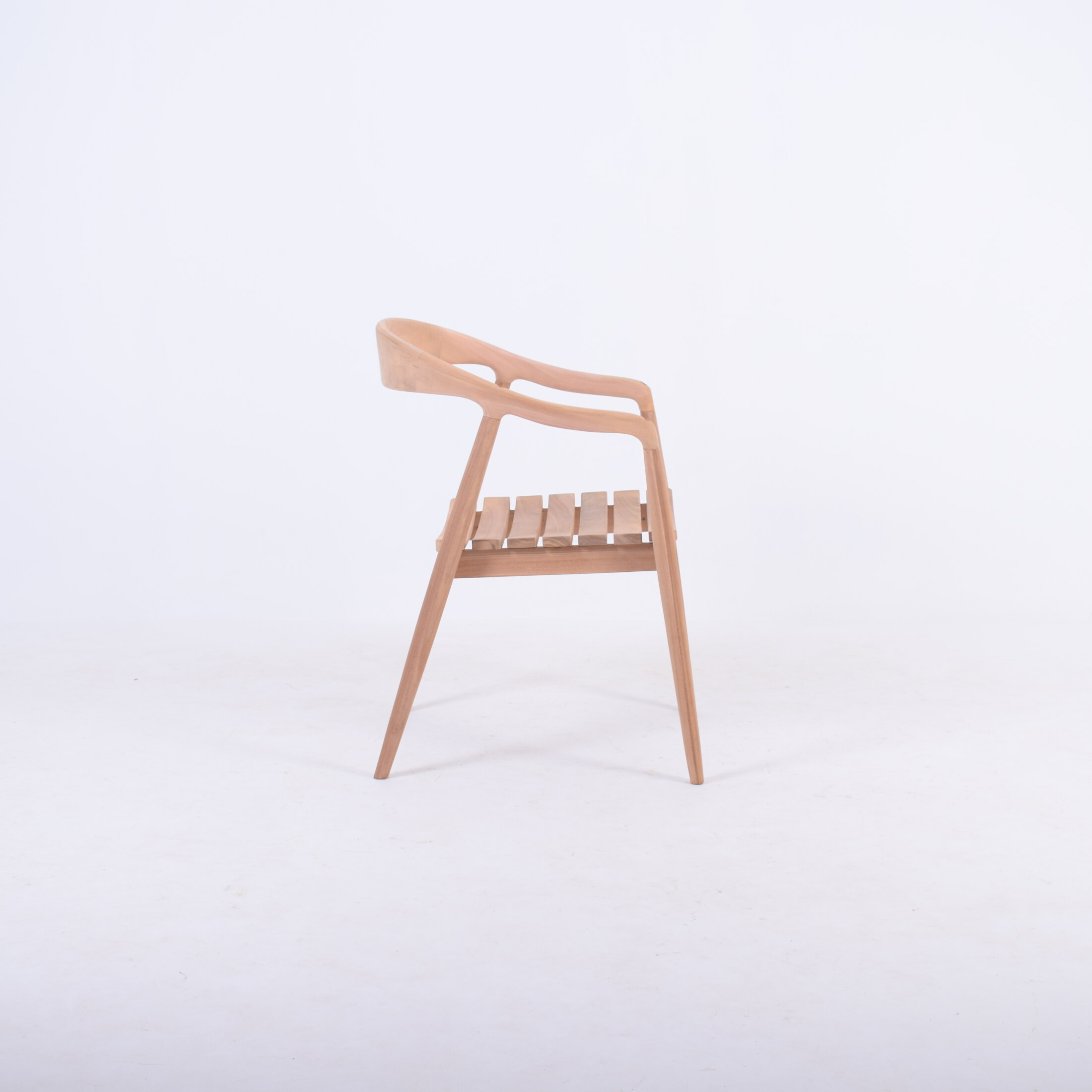 OZZIE DINING ARM CHAIR (SLAT) OZZIE DINING ARM CHAIR (SLAT)