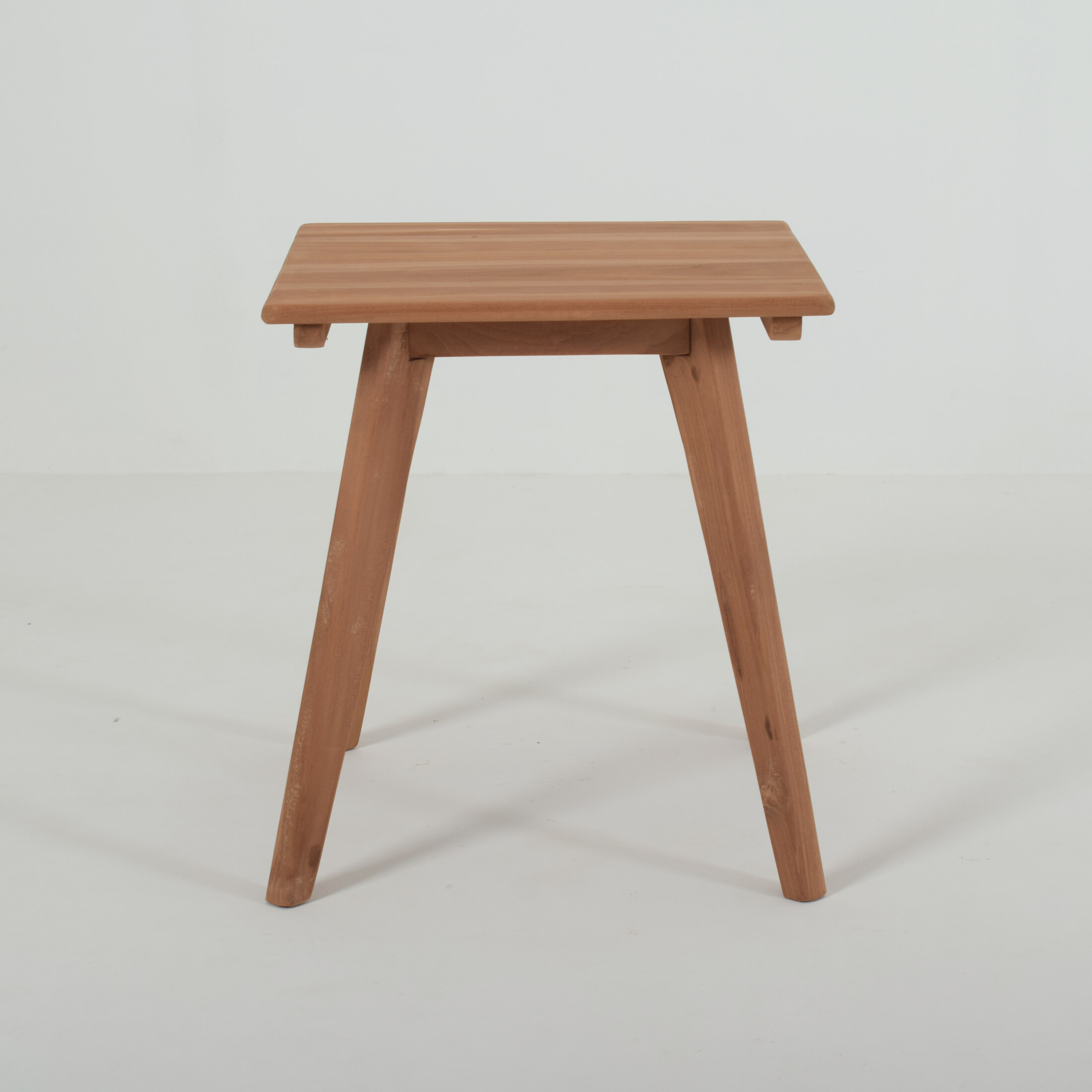 Beistelltische T-067 Beistelltische T-067