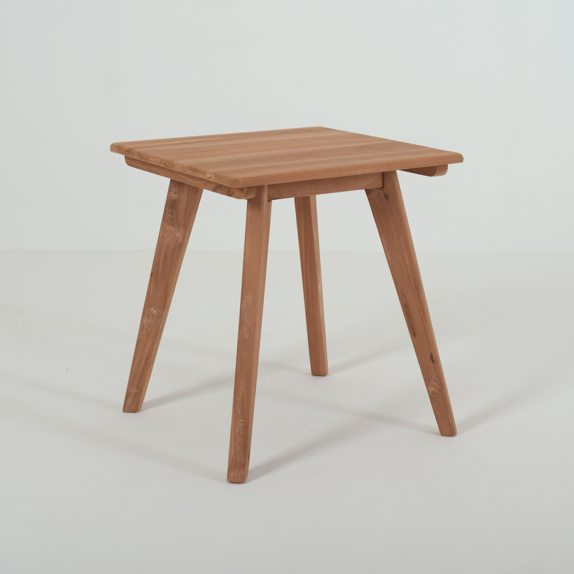 Beistelltische T-067 Beistelltische T-067