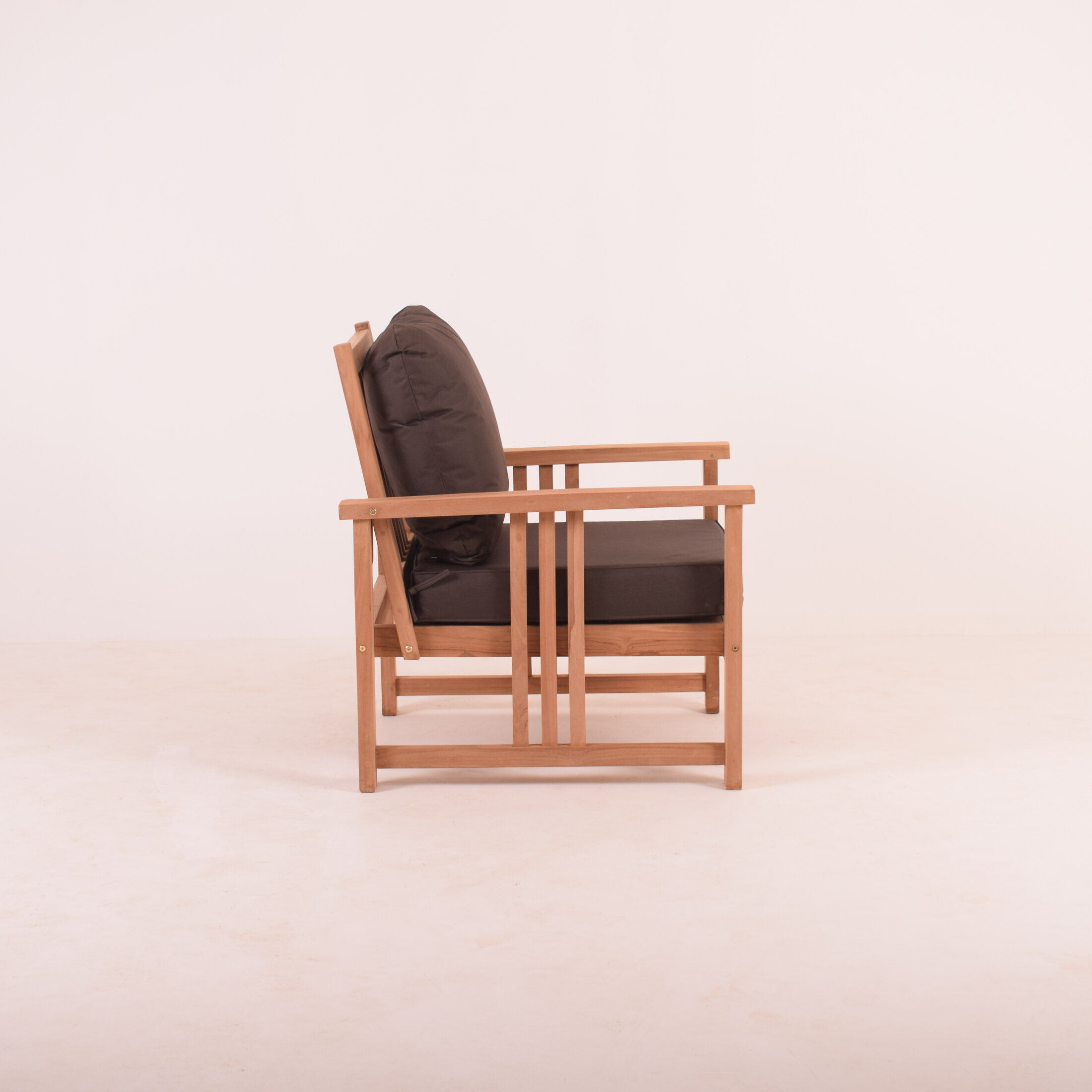 SWEDIA DEEP SEATING 1 SEATER W CUSHION SWEDIA DEEP SEATING 1 SEATER W CUSHION